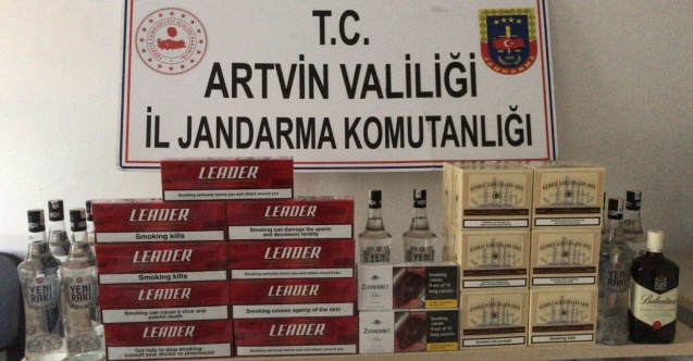 Artvin'de gümrük kaçağı sigara ve içki ele geçirildi