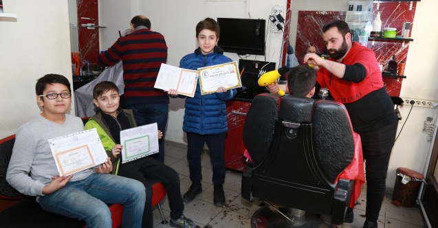 Artvin'de öğrencilerin karne heyecanı