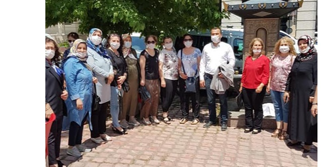 AK Kadınlar'dan Kan Bağışı
