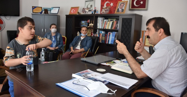 Özel Eğitim Velilerinden İl Milli Eğitim Müdürü Fahri Acar'a Ziyaret