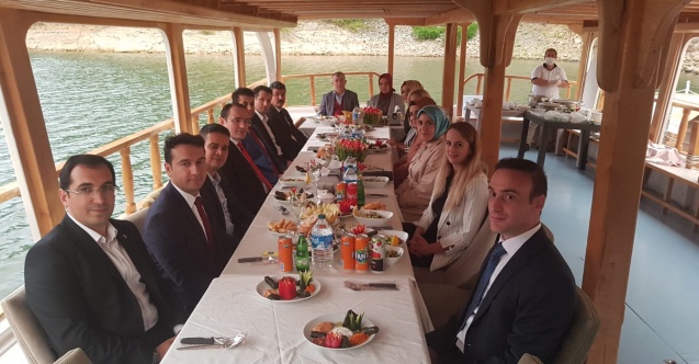 Tayini Çıkan Vali Yardımcısı ve Kaymakamlara Veda Yemeği