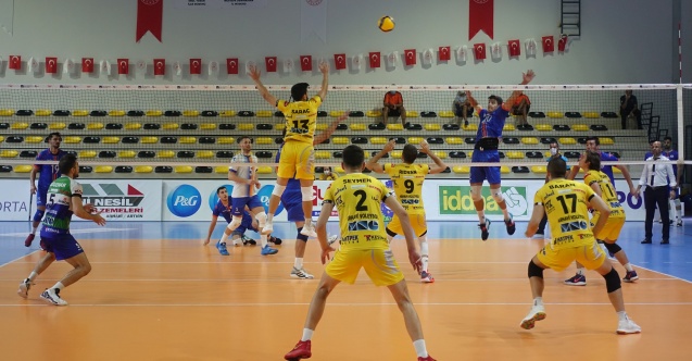 Arhavi Voleybol: 0 - İstanbul Büyükşehir Belediyespor: 3