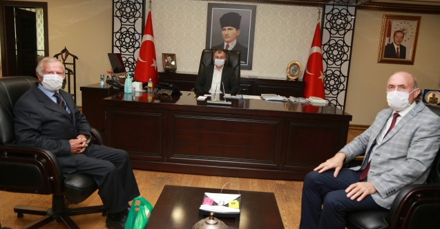 Artvin Valisi Doruk Şavşatlı arıcılarla bir araya geldi