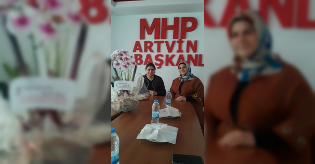 Ak Parti Kadın Kolları Başkanı, Milliyetçi Hareket Partisi Artvin Kadın Kolları Başkanı ve Yönetimdeki ekibine hayırlı olsun ziyaretlerin de bulundular.