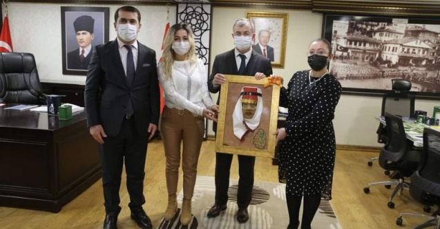 Artvin Valisi Yılmaz Doruk İl Milli Eğitim Müdürü ve Artvin Halk Eğitim Merkezi ve Akşam Sanat Okulu Müdürlüğü Görevlilerini makamında kabul etti.