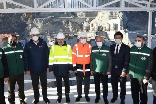 Bakanlar Pakdemirli, Kurum ve Karaismailoğlu Yusufeli Barajı inşaatında incelemelerde bulundu