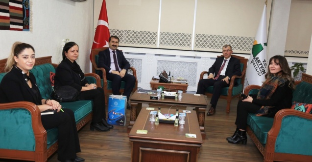 ARTVİN VALİSİ YILMAZ DORUK ARTVİN REHBERLİK VE ARAŞTIRMA MERKEZİ İDARECİ VE ÖĞRETMENLERİNİ KABUL ETTİ