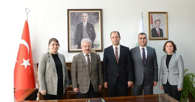 ARTVİN ÇORUH ÜNİVERSİTESİ VE ORMAN BÖLGE MÜDÜRLÜĞÜ ARASINDA “DOKÜ KÜLTÜRÜ ÇALIŞMALARI İLE MAVİYEMİŞ (VACCİNİUM SP.) BİTKİSİNİN ÇOĞALTILMASI” PROTOKOLÜ İMZALANDI