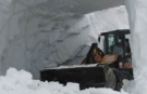 ARHAVİ YAYLALAR YOLU KAR TÜNELİ KAZILARAK ULAŞIMA AÇILDI