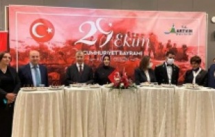 Cumhuriyet Bayramı Kabul Töreni Düzenlendi