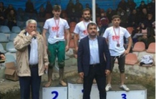 Yusufeli Karakucak Güreşi İkincisi Batuhan OKUYAN Oldu