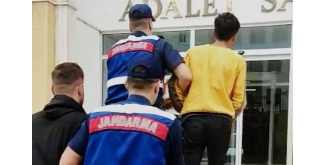 Artvin’de JASAT, Hırsızlık Suçlarından 13 Yıl Kesinleşmiş Hapis Cezası Bulunan Bir Kişiyi Yakaladı