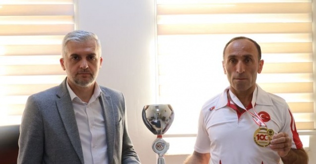 MİLLİ ATLET TALAT ALKAN TRABZON YARI MARATONU'NDA BİRİNCİ OLDU