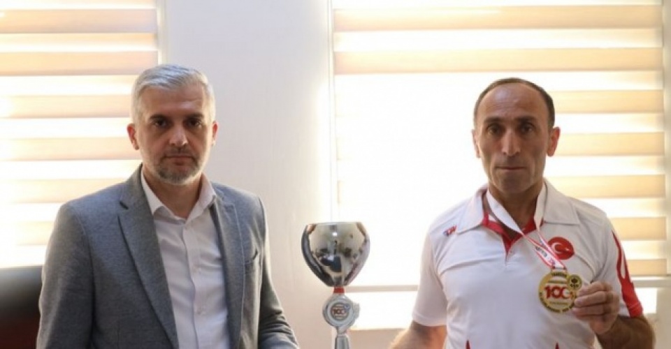 MİLLİ ATLET TALAT ALKAN TRABZON YARI MARATONU'NDA BİRİNCİ OLDU